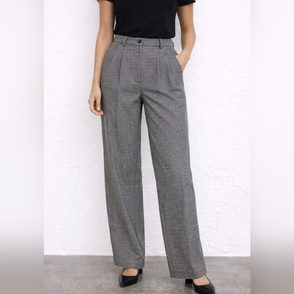 Henri Bendel Wool Houndstooth Pleated Tailored Trouser Pant in Tan